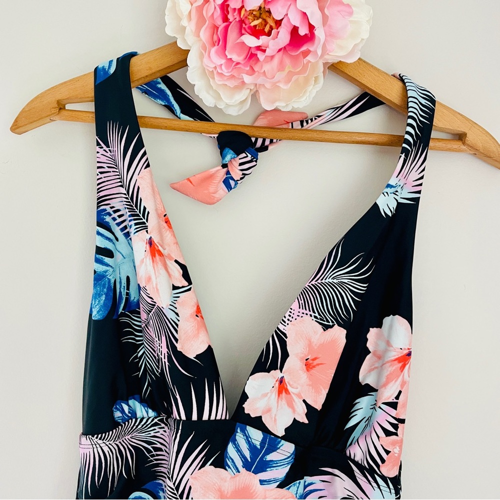 DKNY Black One-Piece Swimsuit Black Vibrant Tropical Floral Accents Large - Picture 4 of 9